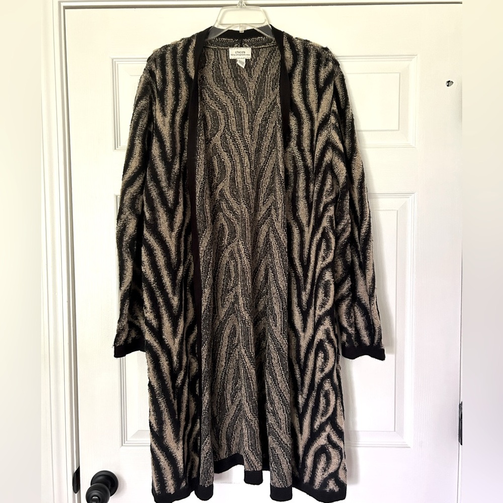 Chicos size 3/XL cream and black long cardigan